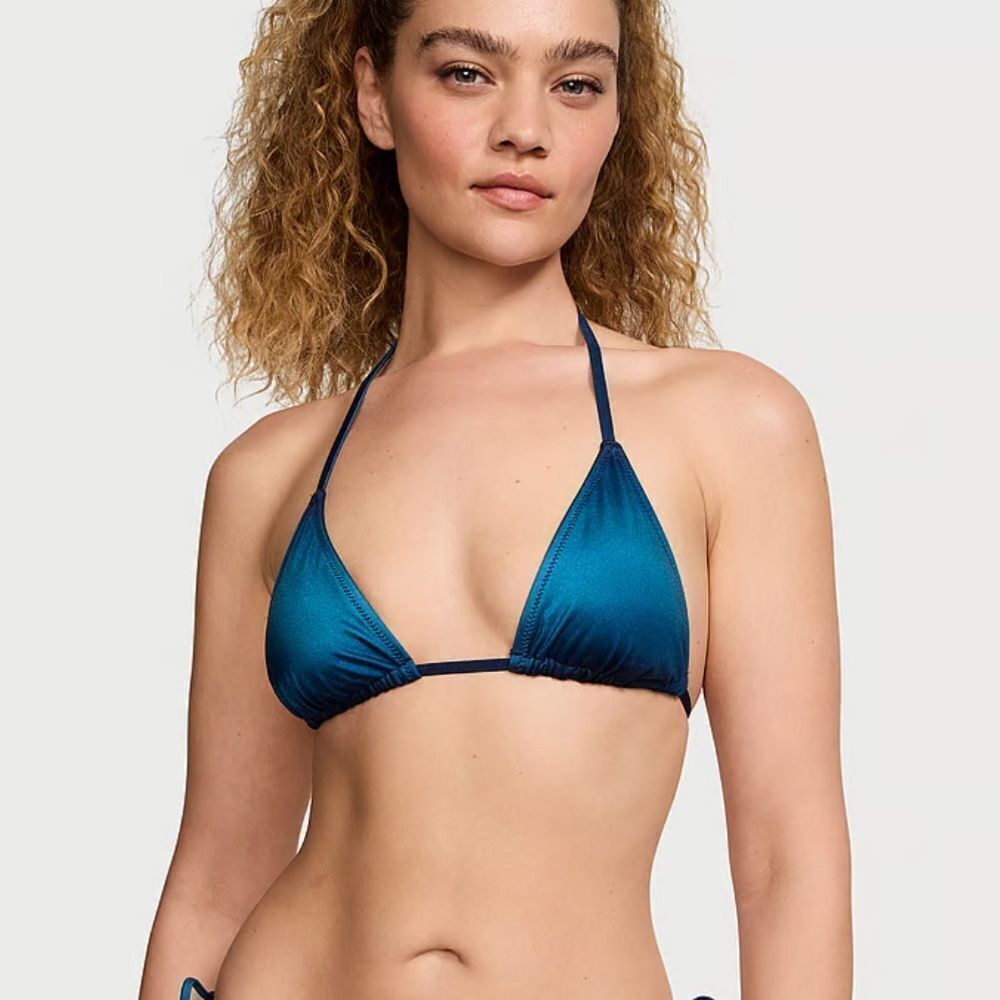 VICTORIA'S SECRET SWIM
Mix & Match Triangle Bikini Top‎ Lipstick Red S Nwt